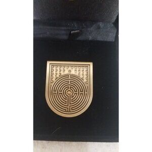 Destiny 2 Forerunner Seal Pin Bungie Rewards Medallion RARE RETIRED